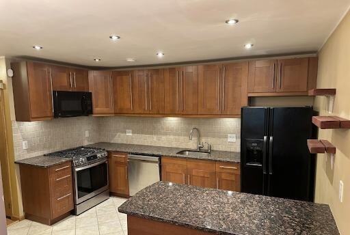 Building Photo - 261 Avenue C