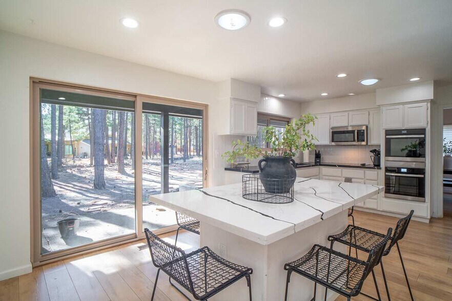 Building Photo - 4530 Red Fox Ln