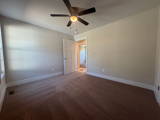 Building Photo - 460 Highland Ave