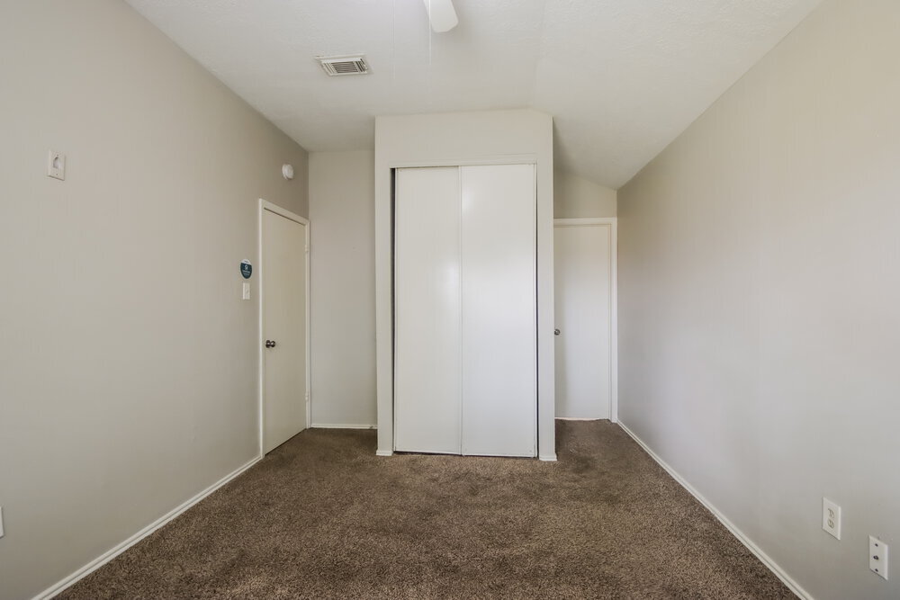 Building Photo - 8215 Eastern Bluebird Dr