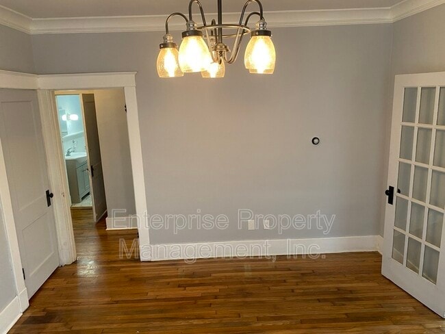 Building Photo - 414 N Willett St
