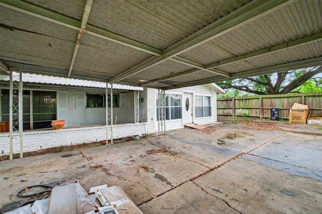 Building Photo - 3438 5th St