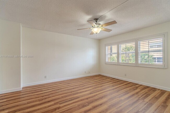 Building Photo - 121 Golden Isles Dr