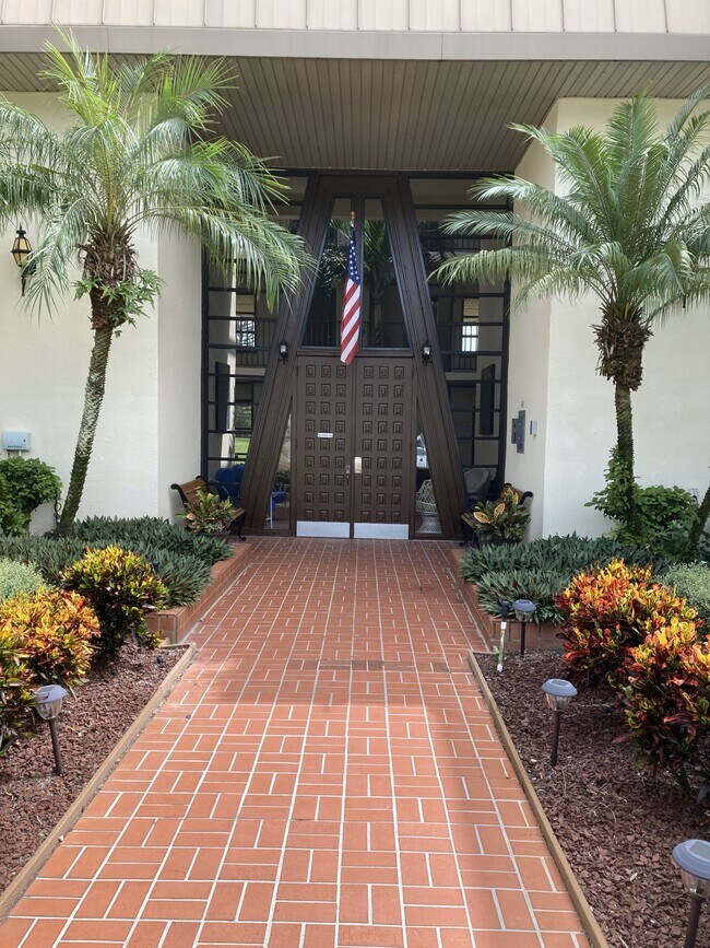 Primary Photo - 1800 SE Saint Lucie Blvd