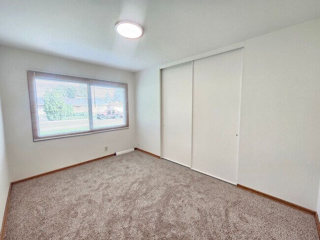 Building Photo - $2,500 - 4 Bed / 2 Bath Beautiful Home in ...