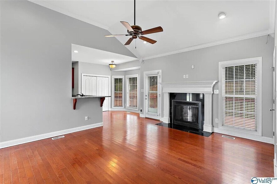 Building Photo - 116 Burwell Cove Dr