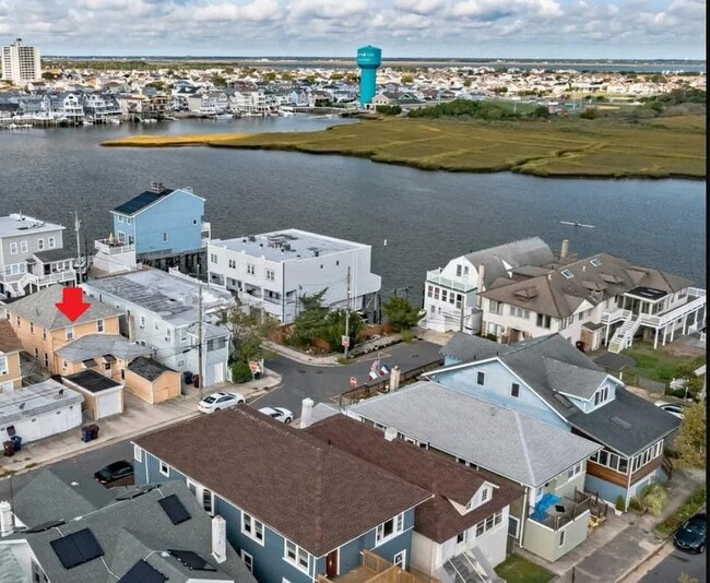 Building Photo - 31 N Weymouth Ave