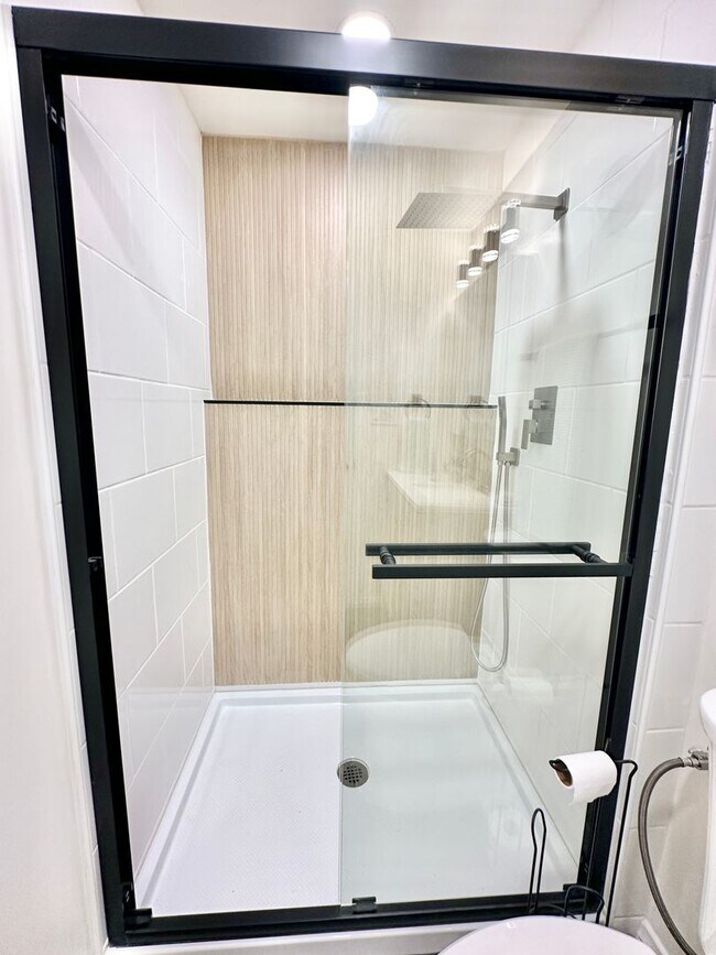 Building Photo - Lovely, Newly Renovated, & Fully-Detached Guest Home Unit on Gated and Private Country Property o...