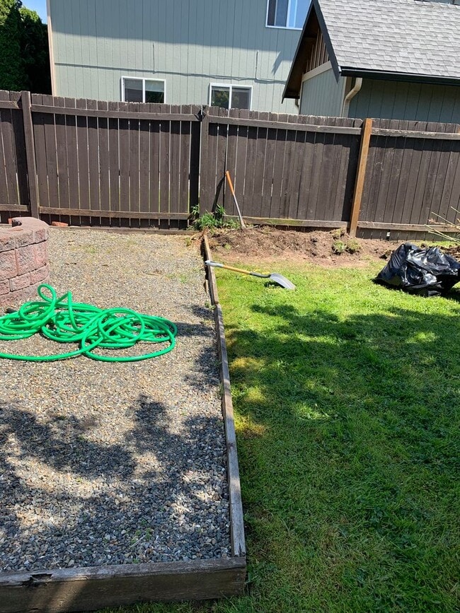 Building Photo - Puyallup Cottage