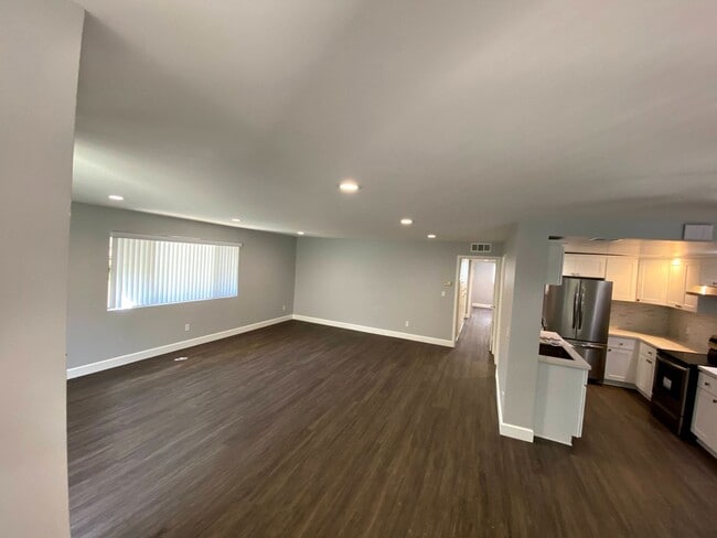 Building Photo - Coming Soon: Stylish 2-Bed Apartment with ...