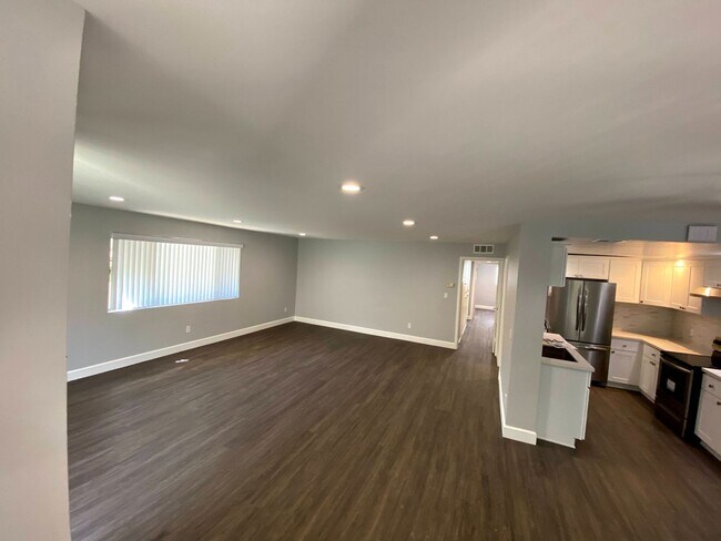 Building Photo - Coming Soon: Stylish 2-Bed Apartment with Underground Parking