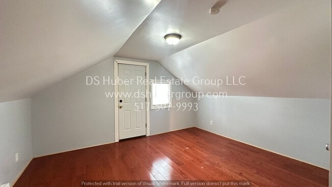 Building Photo - 420.5 W Maple St