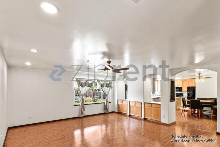 Building Photo - 41345 Roberts Ave