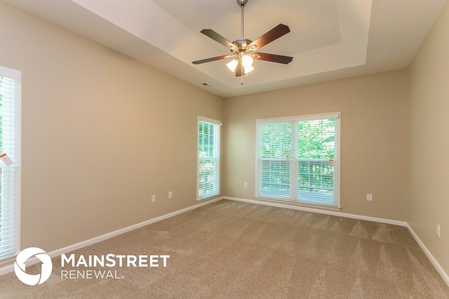 Building Photo - 6232 Hickory Cove Ln