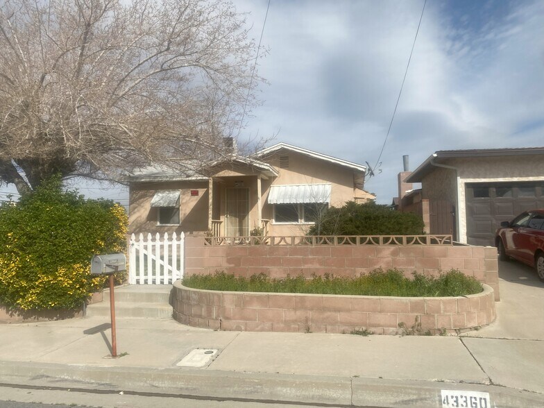 Primary Photo - 43360 7th St E