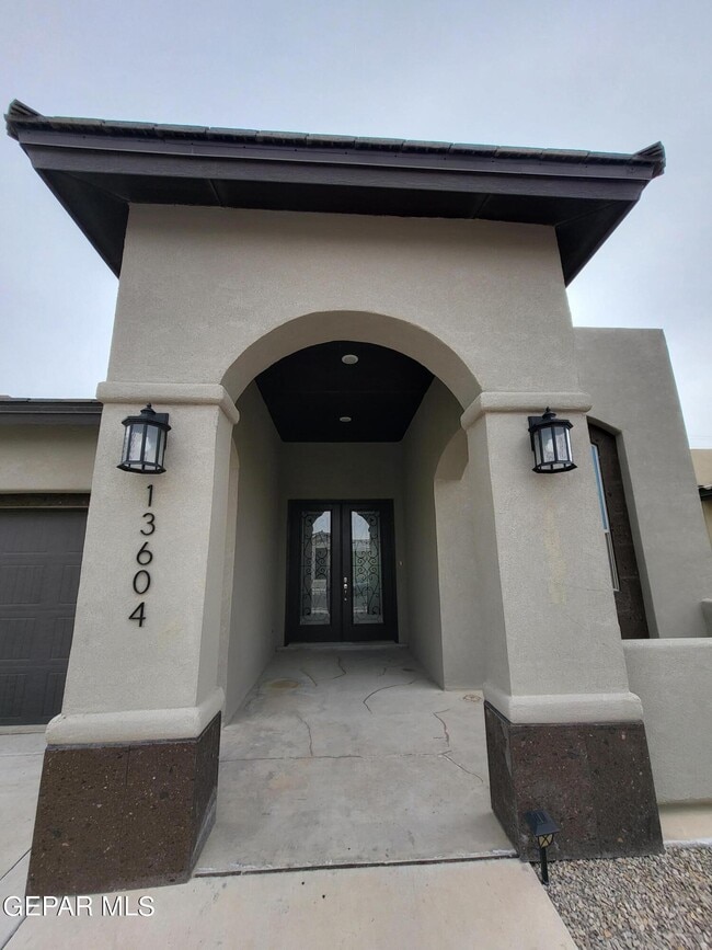 Building Photo - 13604 Hazlewood St