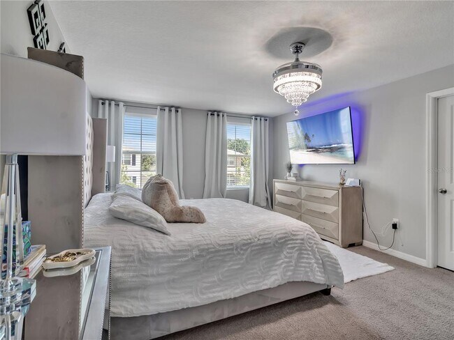 Building Photo - 5289 Fiddle Fig Ave