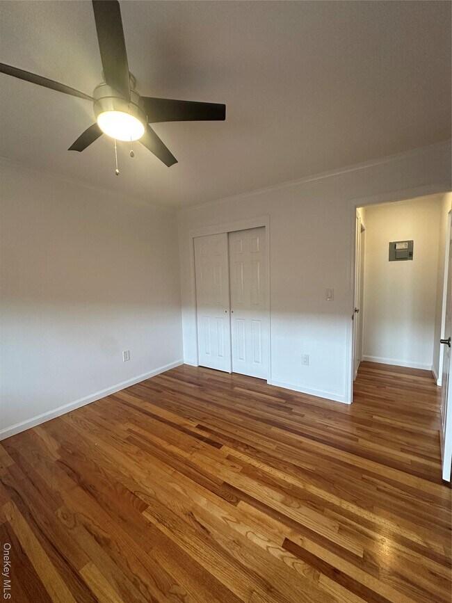 Building Photo - 12 Central Dr