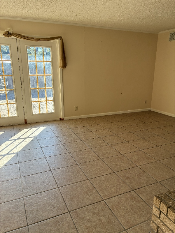 Building Photo - 151 Rowland Dr