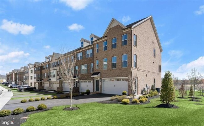 Building Photo - 3302 Treviso Ln