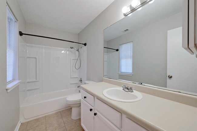 Building Photo - 2318 Riddle Rd