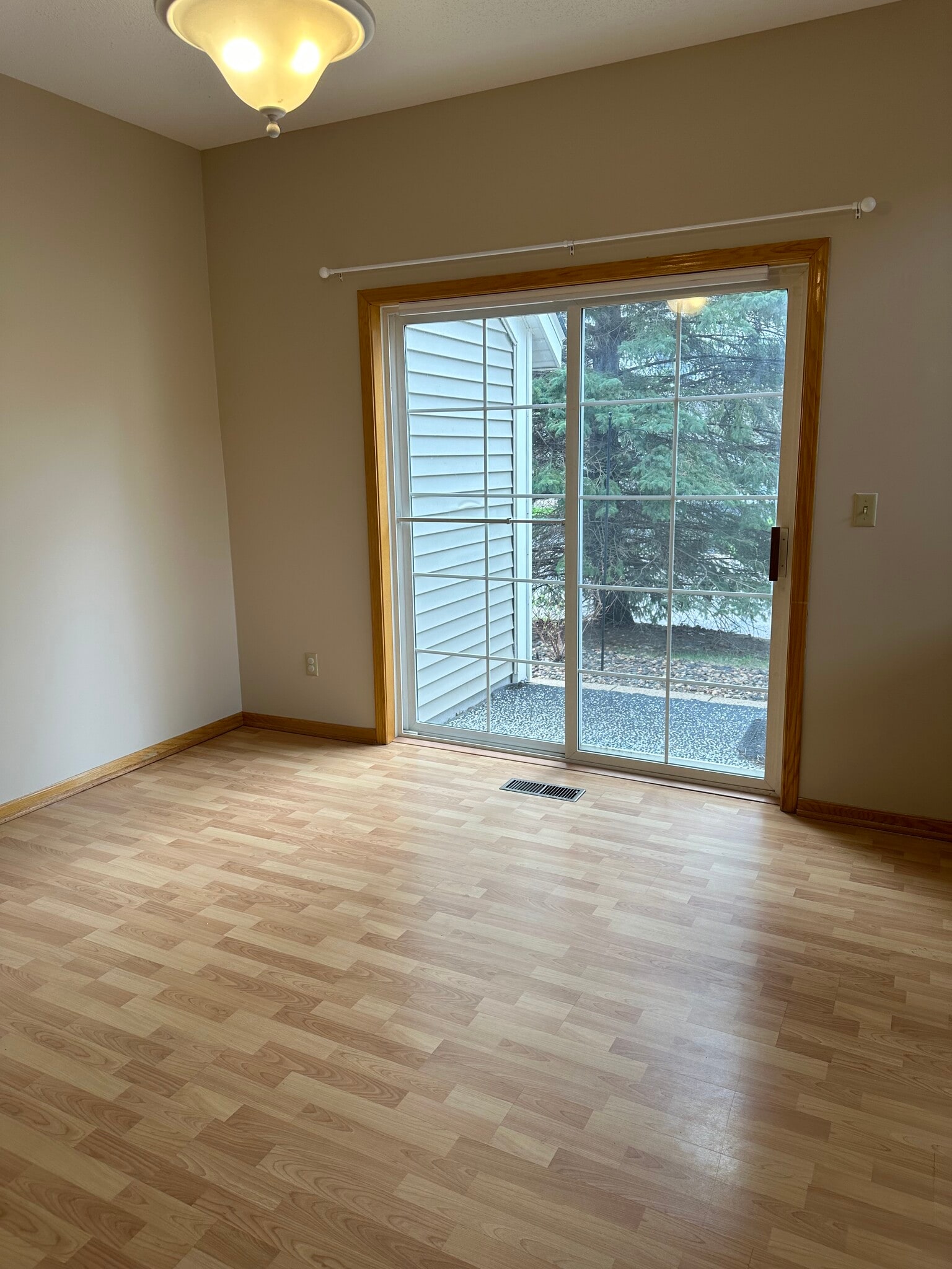 Kitchen overlooking sit out - 15100 Dunwood Trl