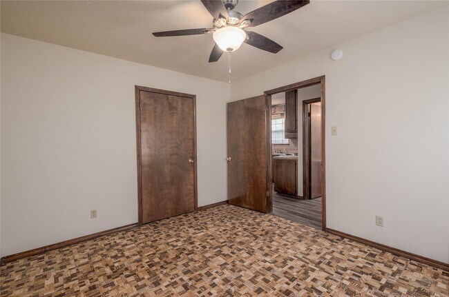 Building Photo - 4324 Spring Valley Rd