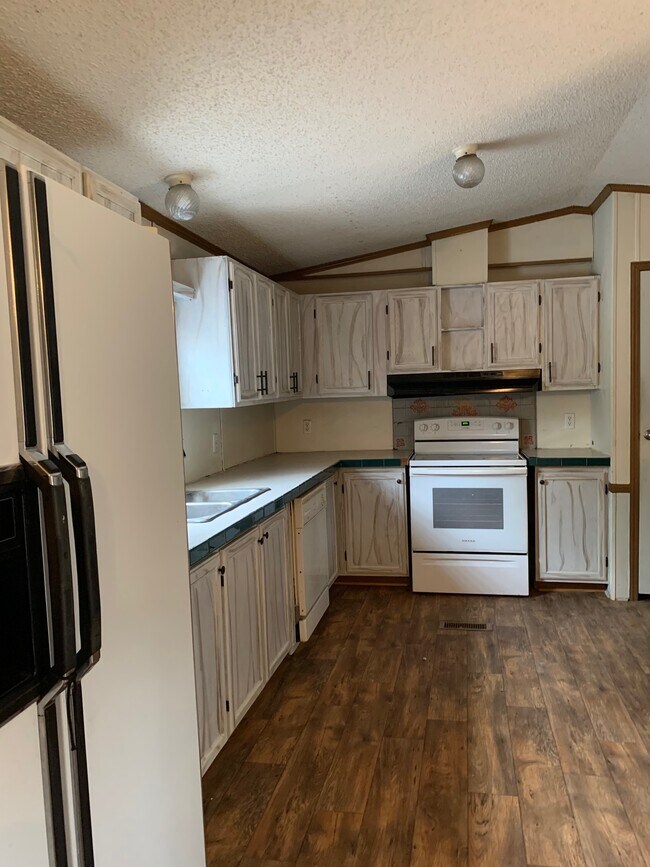 Building Photo - Bril