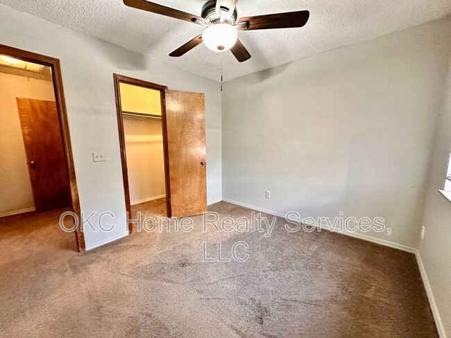 Building Photo - 8712 Rayburn Ave