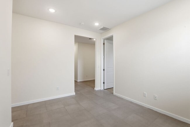 Building Photo - Stunning Queen Creek Home – Modern Comfort in the Spur Crossing Community