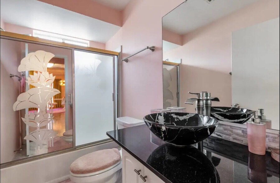 Building Photo - 7731 Arrowhead Dr