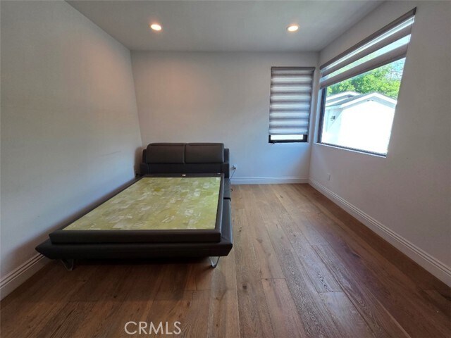 Building Photo - 915 S Rimpau Blvd