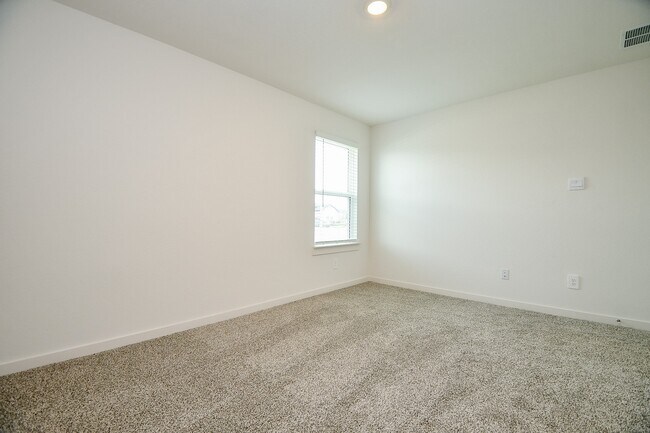 Building Photo - 30406 Canterbury Flds Dr