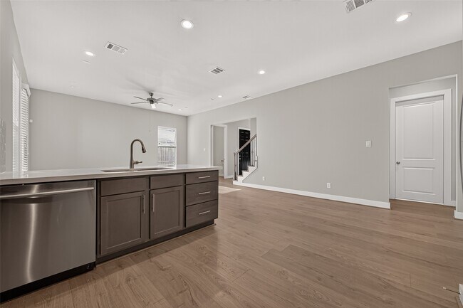 Building Photo - 8802 Hollister Pine Ct