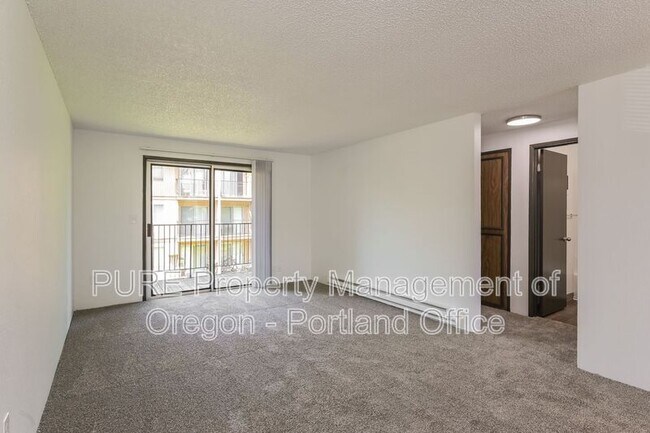 Building Photo - 14140 NE Sandy Blvd