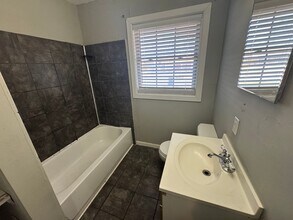 Building Photo - Birmingham/ Midfield