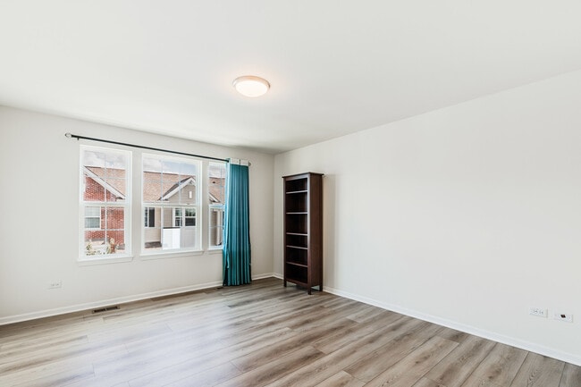 Building Photo - 4446 Monroe Ct