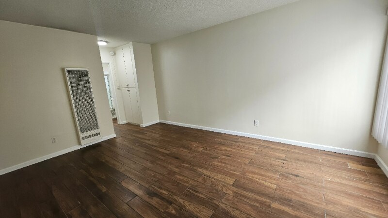 Building Photo - 866 W 126th St
