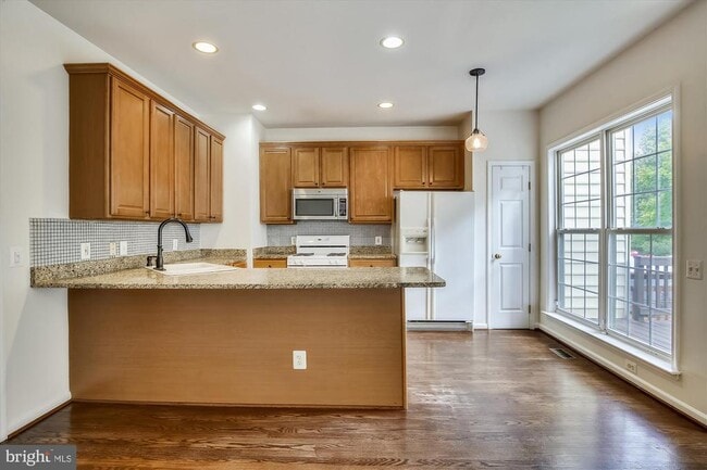 Building Photo - 5413 Summer Leaf Ln