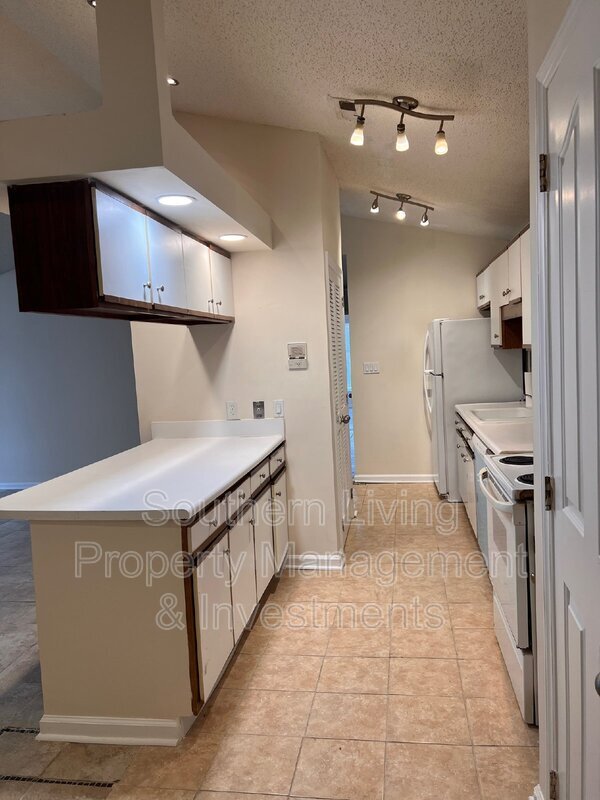 Building Photo - 7368 Rose Terrace Ct