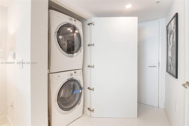 Building Photo - 6620 Indian Creek Dr