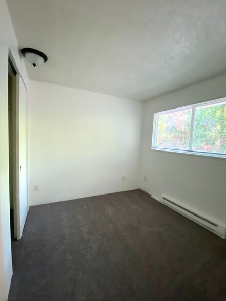 Building Photo - 5704 SW Beaverton Hillsdale Hwy