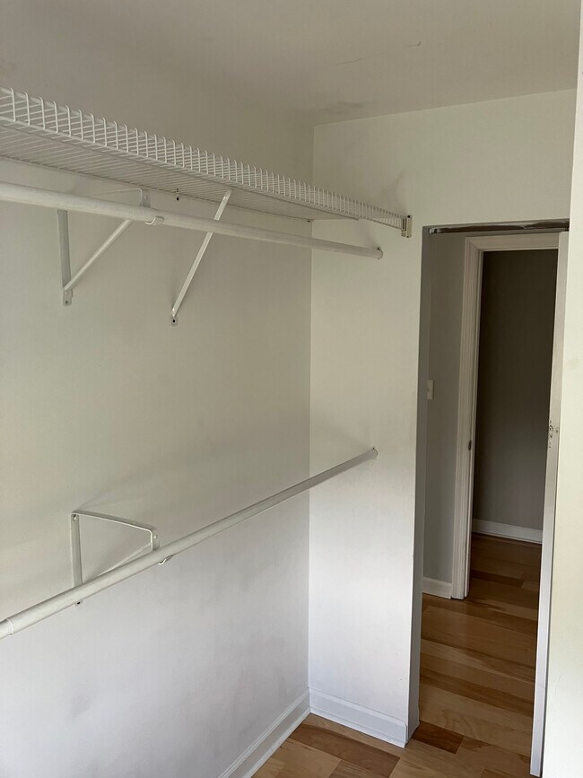 Building Photo - 77 Hennig Dr