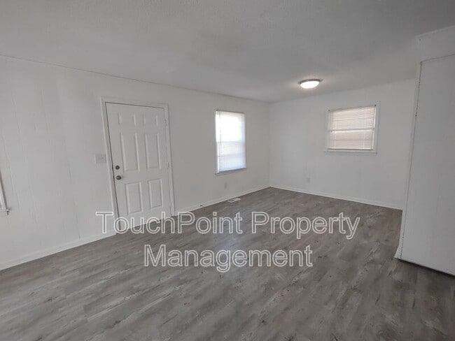 Building Photo - 1413 Phil Thurman Rd