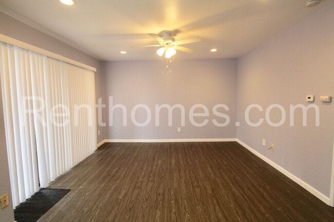 Building Photo - Sabre Springs, 13059 Wimberly Sq #130, AC,...