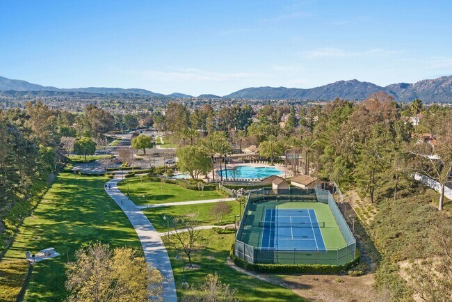 Building Photo - Highly Upgraded Paseo Del Sol Home!