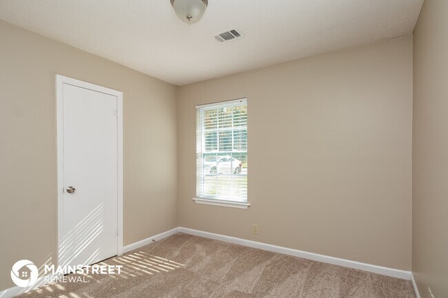 Building Photo - 211 Sterling Ridge Dr
