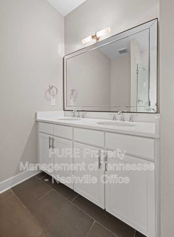 Building Photo - 215 Porter Village Cir