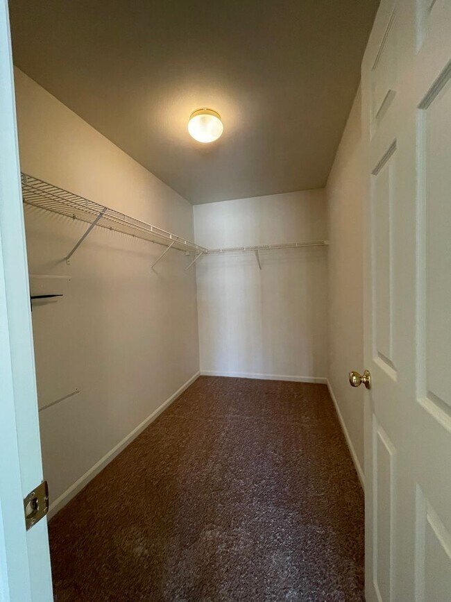 Building Photo - Charming single story home located on the ...