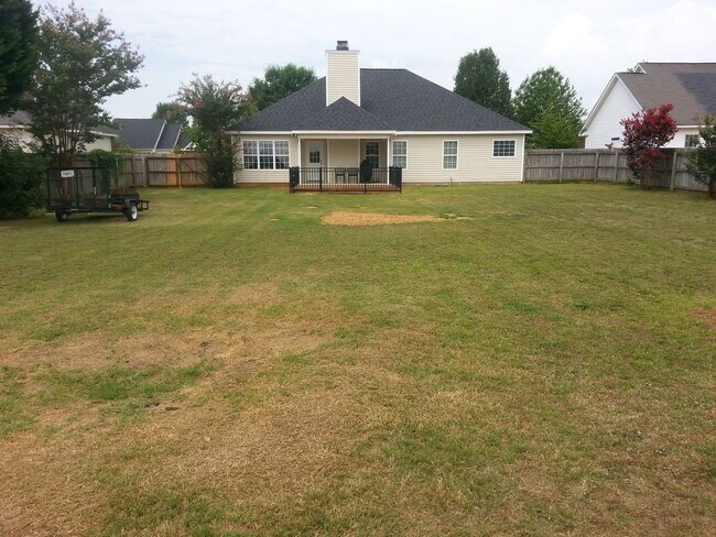 Building Photo - 715 Sark Dr